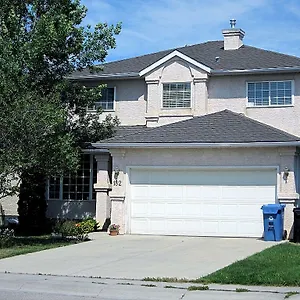 https://brother-li-homestay.calgaryhotelsearch.com