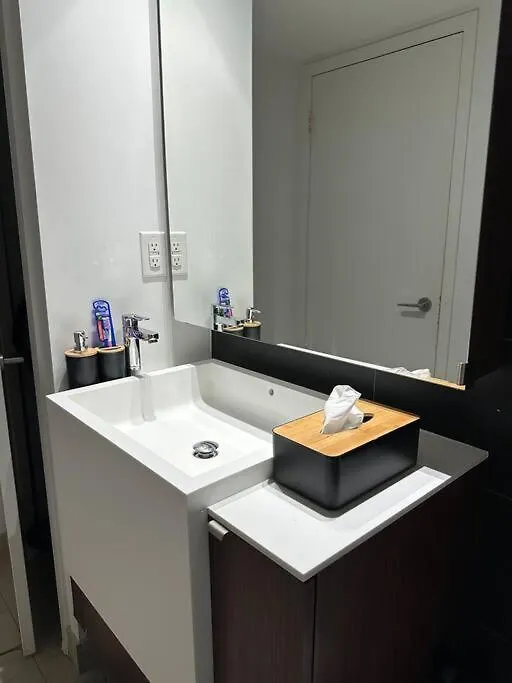 Apartment One Bed And Den Upscale Comfort Condo With Parking Toronto