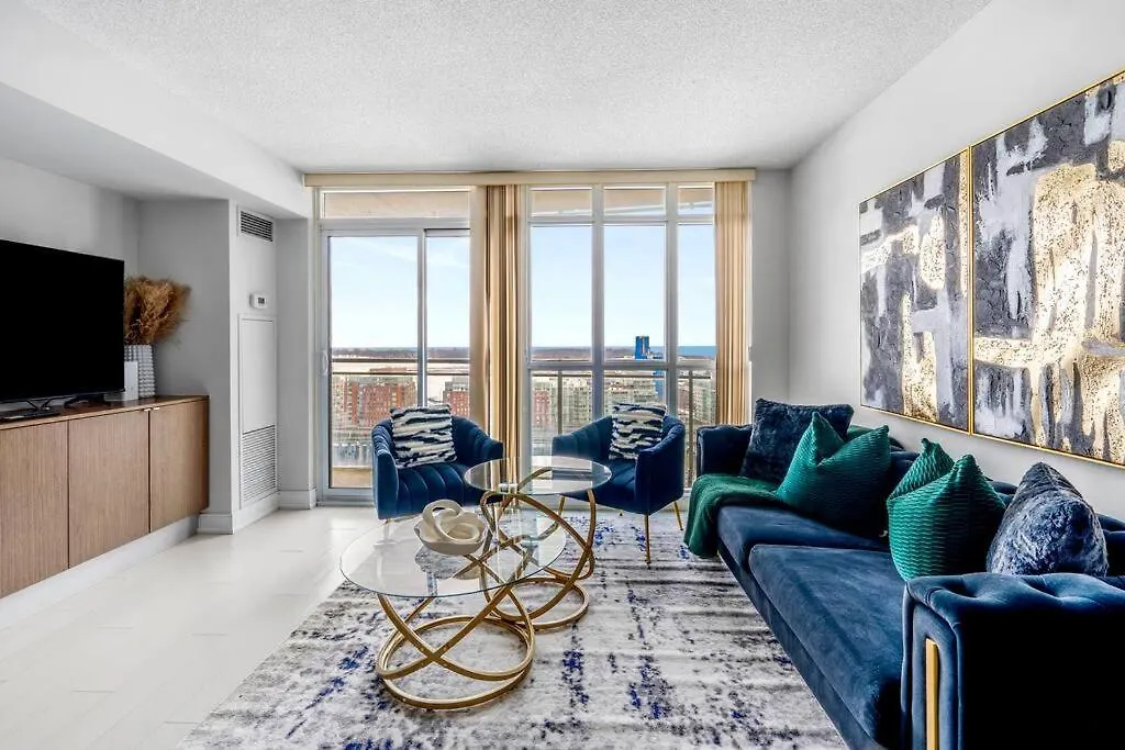 One Bed And Den Upscale Comfort Condo With Parking Toronto Canada