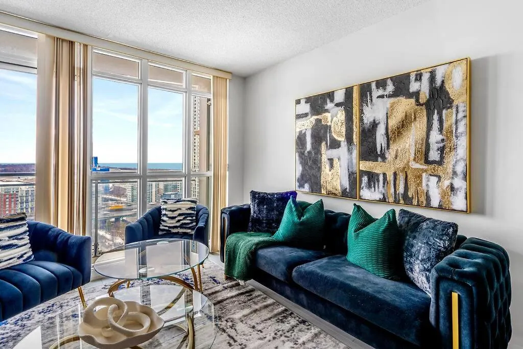 One Bed And Den Upscale Comfort Condo With Parking Toronto