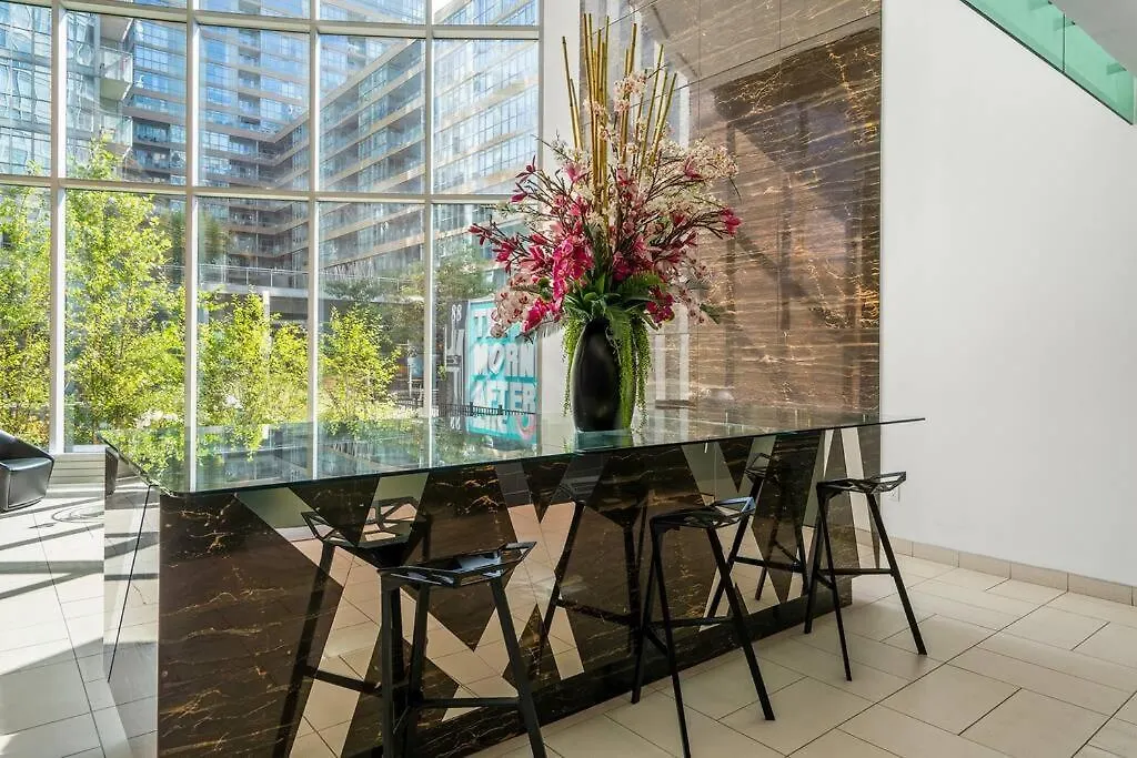 One Bed And Den Upscale Comfort Condo With Parking Toronto