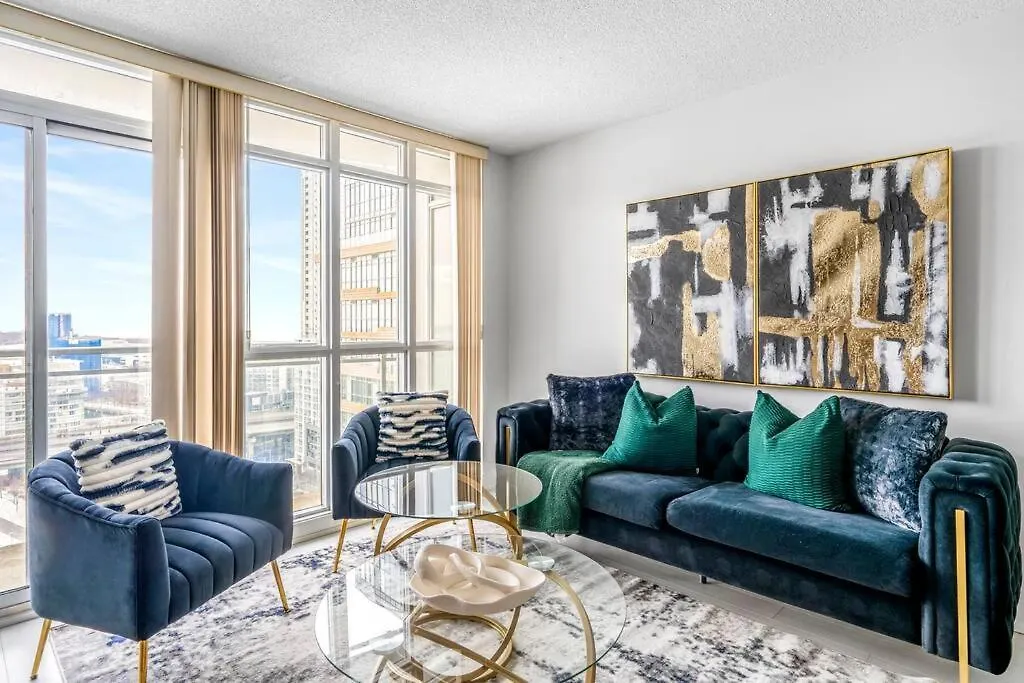 One Bed And Den Upscale Comfort Condo With Parking Toronto