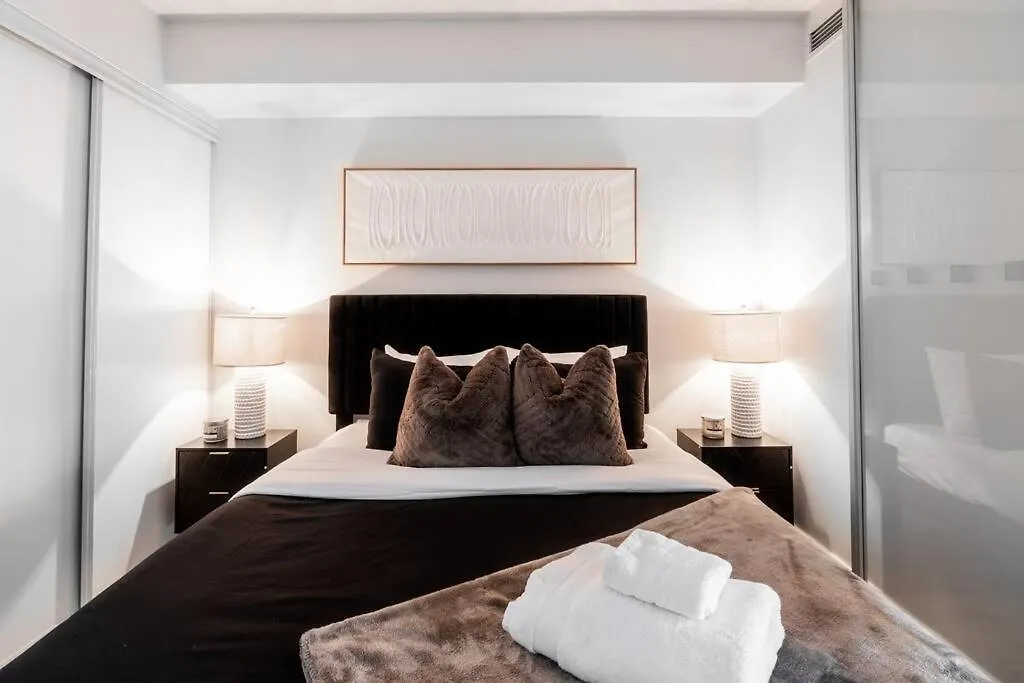 Appartement One Bed And Den Upscale Comfort Condo With Parking Toronto